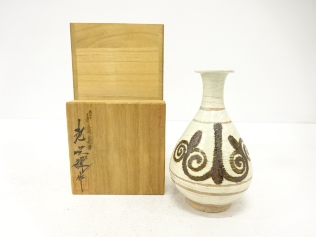 Karakusa, Tokuri flower vase, by Ike Suntaku, Korean Cultural Property